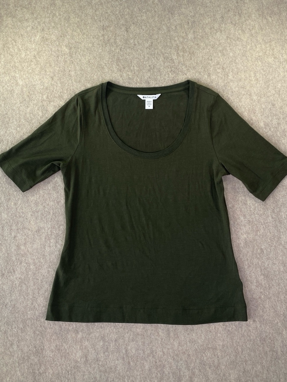 Athleta Women's Olive Green Outbound Scoop Neck Tee Size Medium